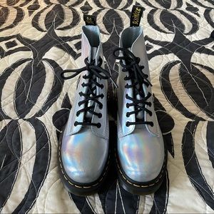 NIB Women’s sz 8 silver holographic Dr Martens